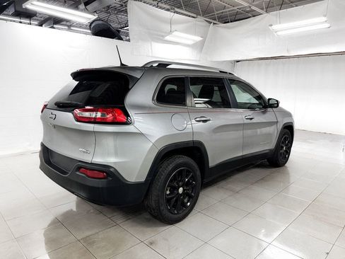 Used 2018 Jeep Cherokee Latitude image 6