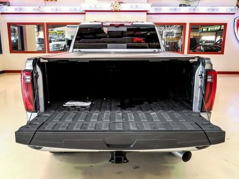 Used 2025 GMC Sierra 2500 Denali Ultimate AWD/4WD image 9