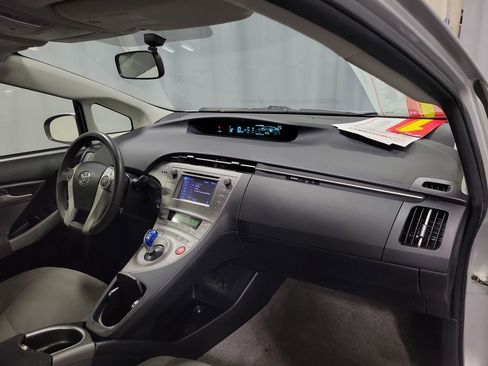 Used 2014 Toyota Prius Two image 24