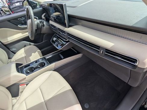 Used 2023 Lincoln Corsair FWD w/ Equipment Group 101A image 18