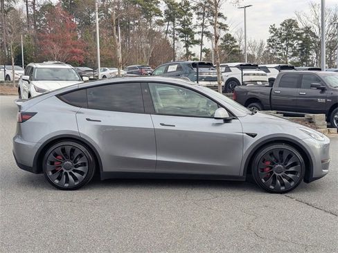 Used 2025 Tesla Model Y Performance image 8