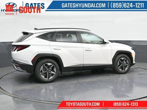 Used 2025 Hyundai Tucson SEL FWD image 3