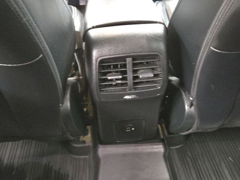 Used 2022 Ford Escape Titanium image 16