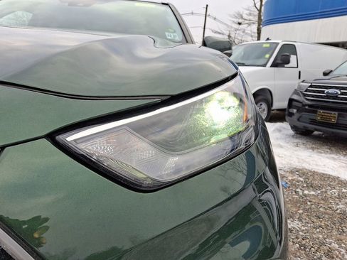 Used 2023 Toyota Highlander XLE image 14