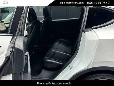 Used 2022 Tesla Model Y Performance image 20