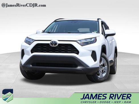 Used 2025 Toyota RAV4 XLE AWD/4WD image 1