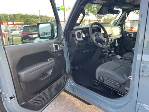 New 2026 Jeep Gladiator Sport AWD/4WD image 4