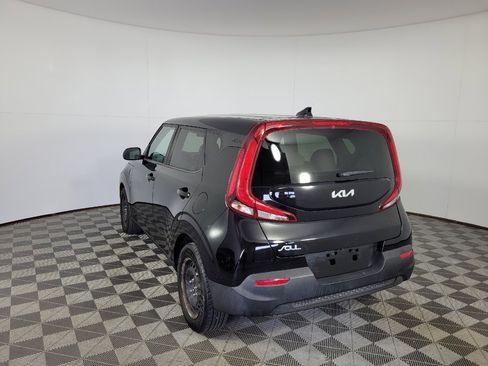 Used 2022 Kia Soul LX FWD image 5