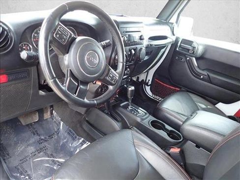 Used 2018 Jeep Wrangler Rubicon AWD/4WD image 10