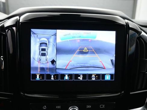 Used 2023 Chevrolet Traverse Premier image 22