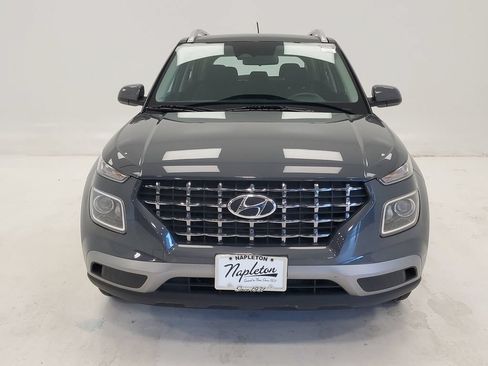 Used 2025 Hyundai Venue SEL FWD image 2