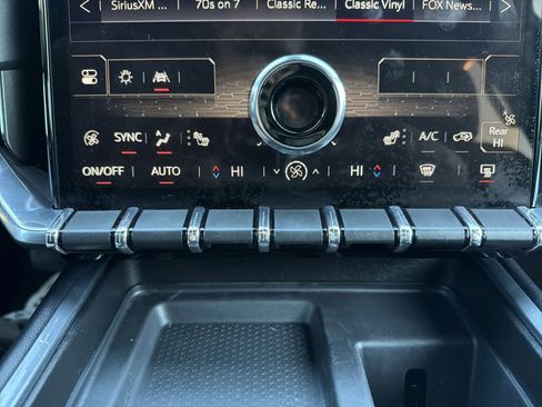 Used 2025 GMC Acadia Elevation image 23