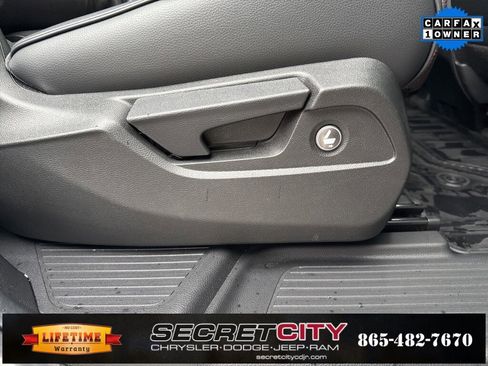 Used 2025 Honda Pilot Black Edition image 15