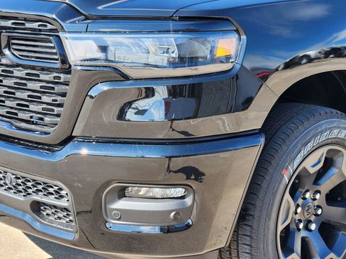 New 2026 RAM 1500 Express AWD/4WD image 10