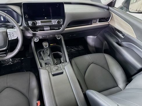 Certified 2025 Toyota Grand Highlander AWD Hybrid image 28