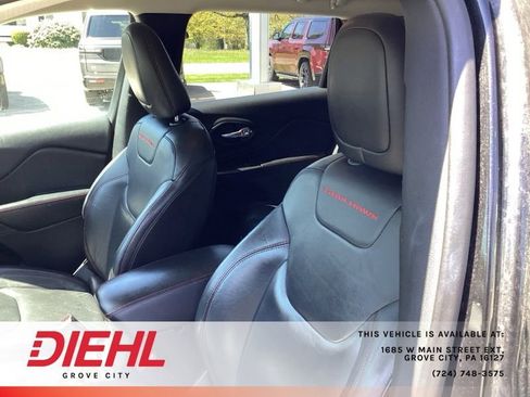Used 2014 Jeep Cherokee Trailhawk w/ Leather Interior Group AWD/4WD image 19