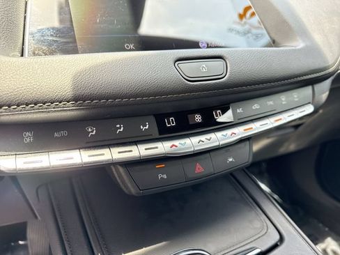 Used 2023 Cadillac XT4 Premium Luxury FWD image 19