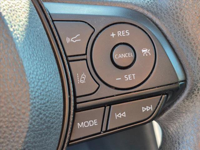 Used 2022 Toyota RAV4 XLE w/ Convenience Package FWD image 14
