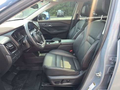 Used 2021 Nissan Rogue SL FWD image 11