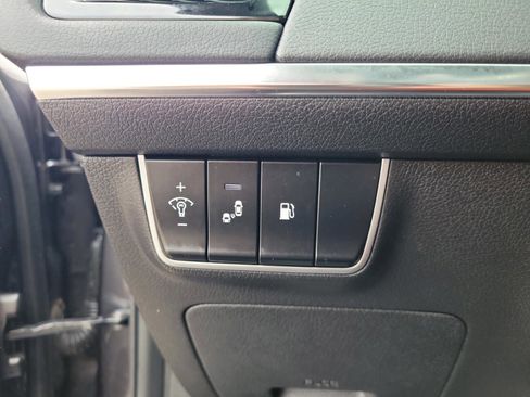 Used 2020 Kia Stinger GT-Line w/ Sun & Sound Package image 24