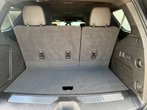 Used 2025 GMC Yukon Denali AWD/4WD image 37
