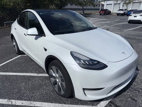 Used 2023 Tesla Model Y Long Range AWD/4WD image 3