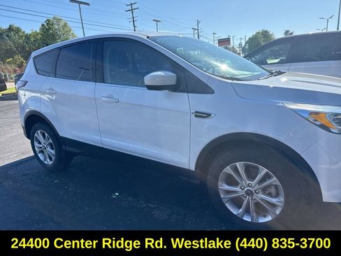 Used 2017 Ford Escape SE FWD image 6
