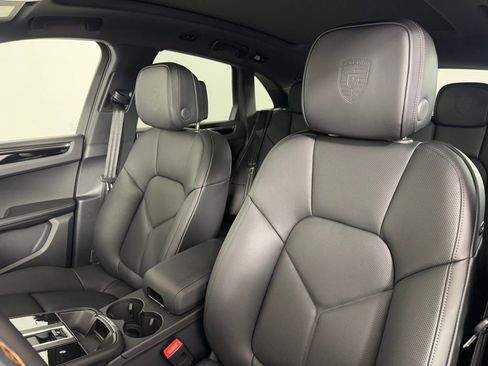 New 2026 Porsche Macan AWD/4WD image 5