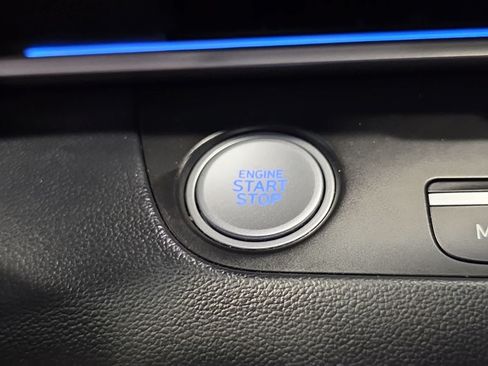 Used 2023 Hyundai Elantra Limited FWD image 25