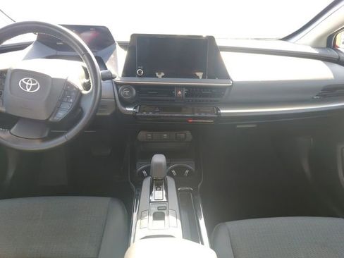Used 2023 Toyota Prius LE FWD image 12