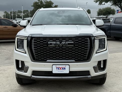 Used 2023 GMC Yukon XL Denali Ultimate AWD/4WD image 10