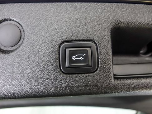 Used 2021 Chevrolet Equinox Premier AWD/4WD image 28