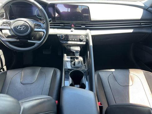 Used 2023 Hyundai Elantra Limited w/ Preferred Accessory Package FWD image 11
