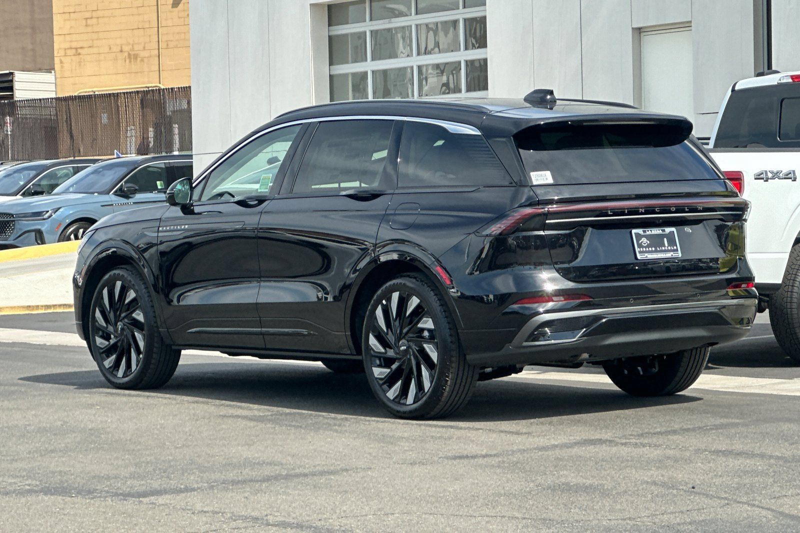 New 2026 Lincoln Nautilus Black Label w/ Jet Appearance Package AWD/4WD image 5