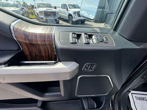 Used 2018 Ford F150 Lariat w/ Equipment Group 502A Luxury AWD/4WD image 12