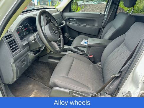 Used 2011 Jeep Liberty Sport w/ Popular Equipment Group AWD/4WD image 8
