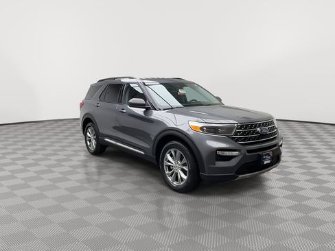 Certified 2022 Ford Explorer XLT w/ Equipment Group 202A AWD/4WD image 36
