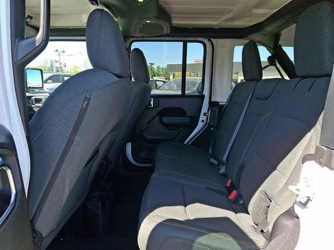 Used 2025 Jeep Wrangler Unlimited Sport AWD/4WD image 10