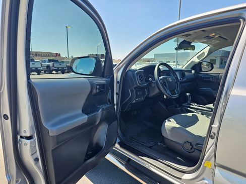 Used 2021 Toyota Tacoma SR AWD/4WD image 18
