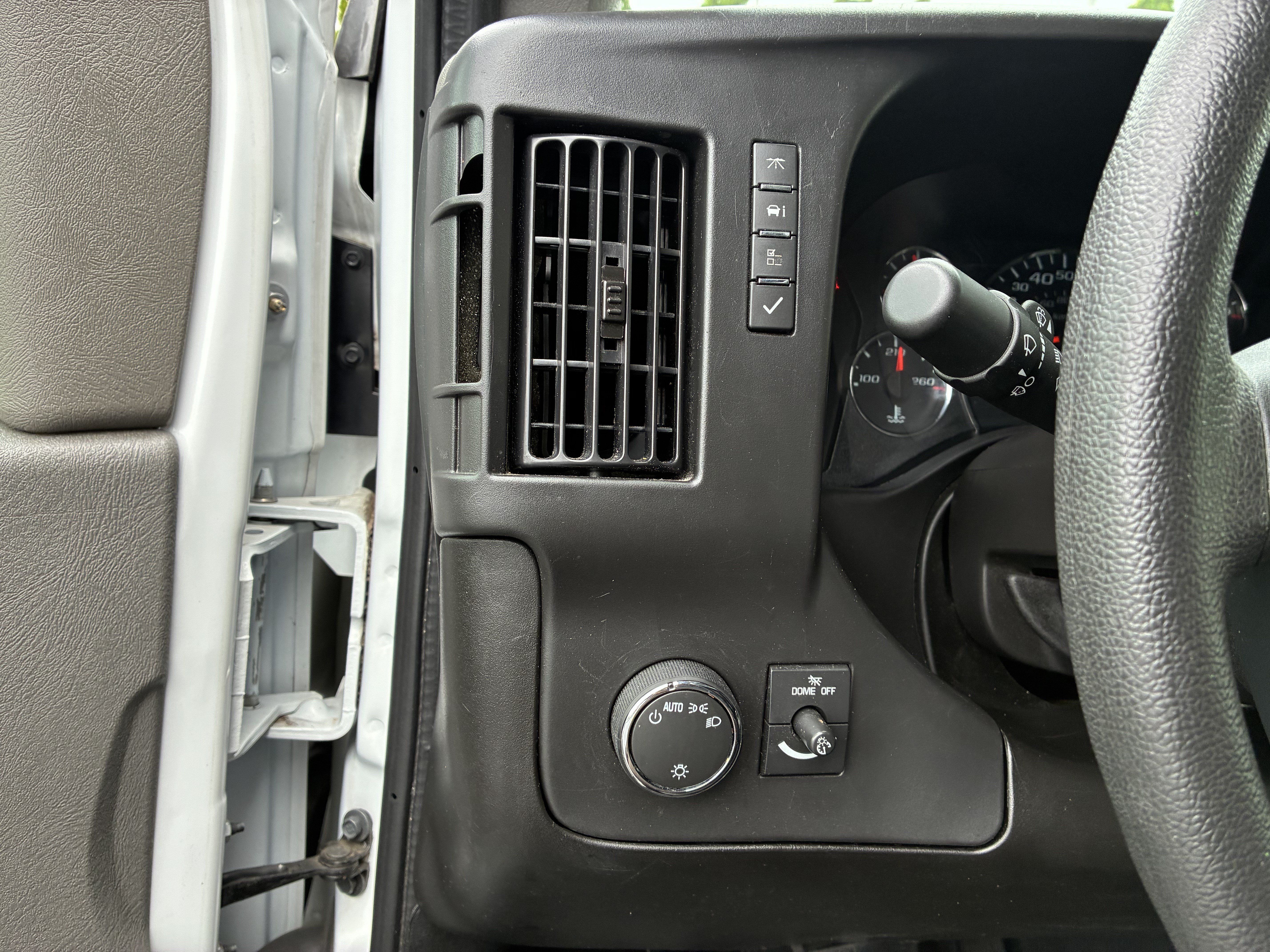 Used 2025 Chevrolet Express 2500 w/ Driver Convenience Package RWD image 26