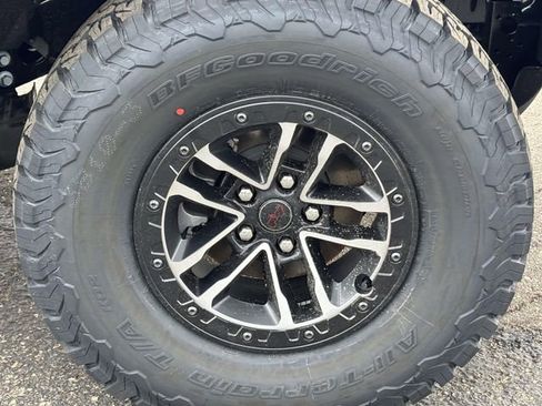 New 2026 Jeep Wrangler Unlimited Rubicon w/ Xtreme 35 Tire Package AWD/4WD image 30