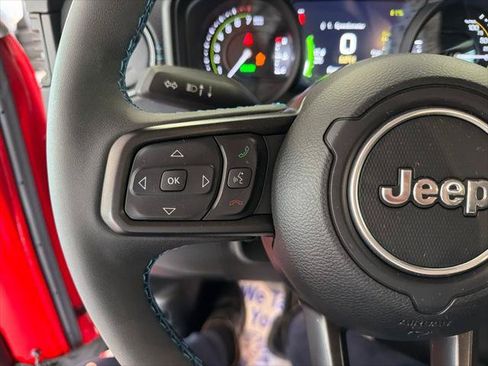 Certified 2025 Jeep Wrangler Unlimited Rubicon 4xe w/ Convenience Group AWD/4WD image 9