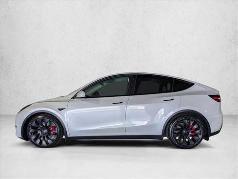Used 2021 Tesla Model Y Performance image 9