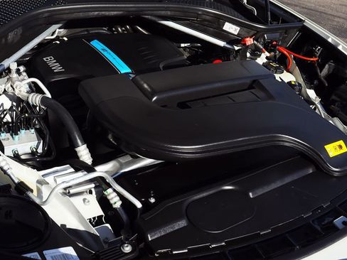 Used 2017 BMW X5 xDrive40e image 66