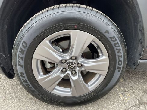 Used 2025 Toyota RAV4 XLE image 30