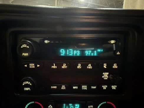 Used 2004 Chevrolet Silverado 1500 LS w/ Light Duty Power Package image 16