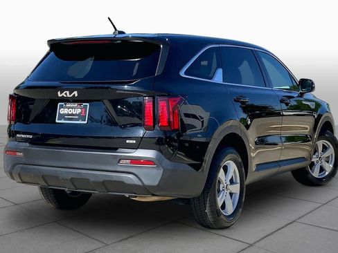 Used 2023 Kia Sorento LX AWD/4WD image 14