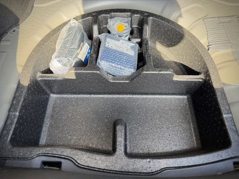 Used 2014 Hyundai Elantra SE w/ Option Group 02 FWD image 26