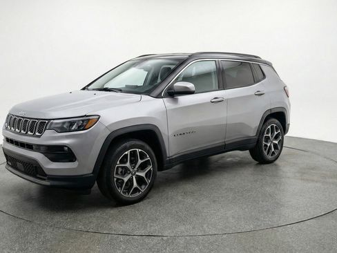 Used 2025 Jeep Compass Limited AWD/4WD image 3