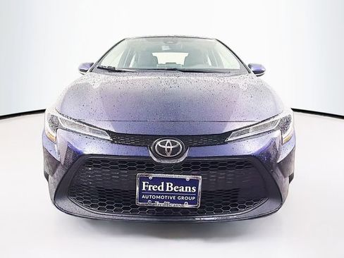 Used 2021 Toyota Corolla LE FWD image 2
